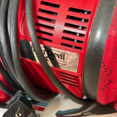 LOT 404L: Royal Dirt Devil Hand Vacuum Model 103 and Black & Decker Cordless Hand Vacuum