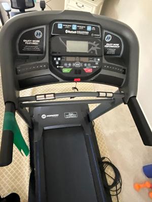 BR712 HORIZON Fitness T202 Treadmill Exercise Equipment