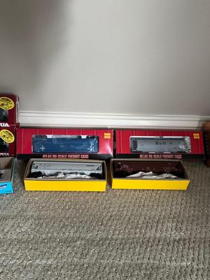 BR715 ATLAS & MANTUA Train Lot