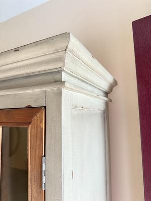 LOT 416H: Lovely Glass Front Cabinet