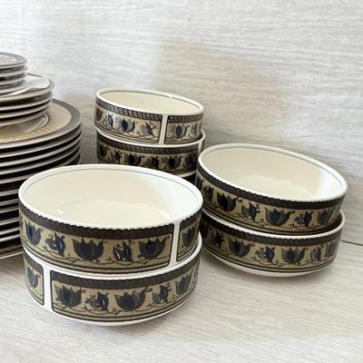 LOT 425K: Mikasa Intaglio CAC 01 Arabella Pattern Large China Dinnerware Set