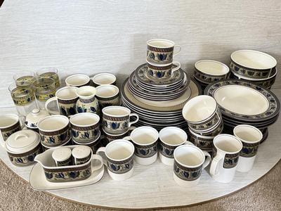 LOT 425K: Mikasa Intaglio CAC 01 Arabella Pattern Large China Dinnerware Set
