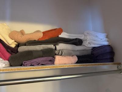 LOT 434U: Closet Clearout! Plethora of Towels!