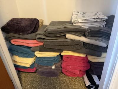 LOT 434U: Closet Clearout! Plethora of Towels!