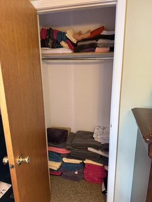 LOT 434U: Closet Clearout! Plethora of Towels!