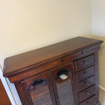 LOT 437U: Beautiful A. R. T. Furniture Cabinet