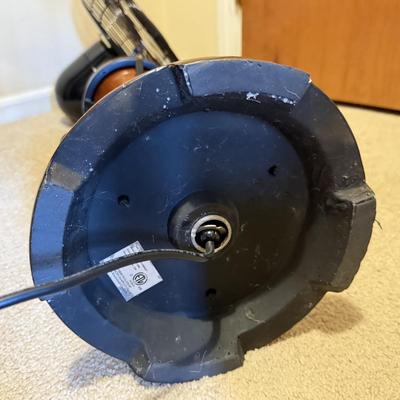 LOT 438U: Deco Breeze Standing Fan Mode FT30-A/DBF0497