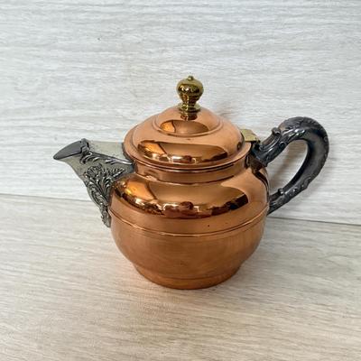 LOT 442D: Copper Tea Kettle w/ Copper Coffee & Teapots