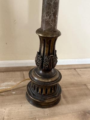 LOT 444L: Gorgeous Vintage Marble & Metal Base Lamp
