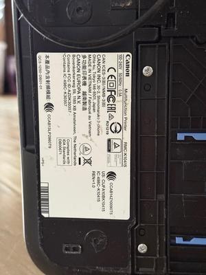 LOT 445L: Office Essentials: Fellowes Shredder & Canon Pixma Printer MX492