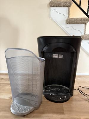 LOT 445L: Office Essentials: Fellowes Shredder & Canon Pixma Printer MX492