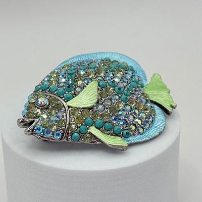LOT 345J: Stunning Crystal & Bead Fish Pin