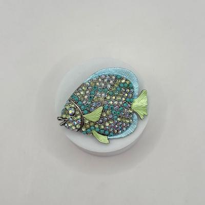 LOT 345J: Stunning Crystal & Bead Fish Pin