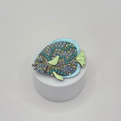 LOT 345J: Stunning Crystal & Bead Fish Pin