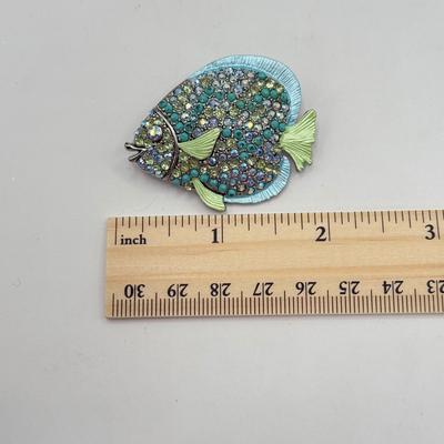 LOT 345J: Stunning Crystal & Bead Fish Pin