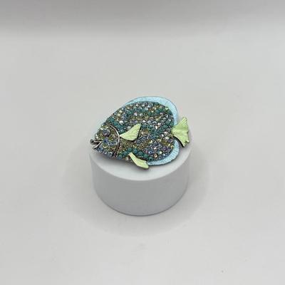 LOT 345J: Stunning Crystal & Bead Fish Pin