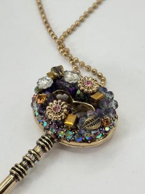 LOT 347J: 34” Betsey Johnson Gold Tone Ornate Key Pendant Necklace