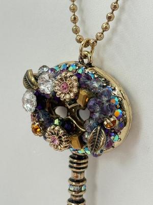 LOT 347J: 34” Betsey Johnson Gold Tone Ornate Key Pendant Necklace