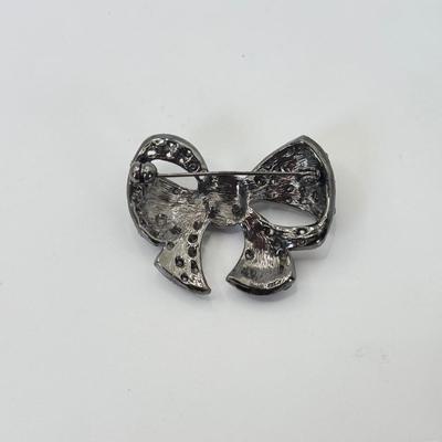 LOT 351J: 17.5” Vintage Crystal Beaded Necklace w/ 2 Bow Pins: Grazian & Unmarked