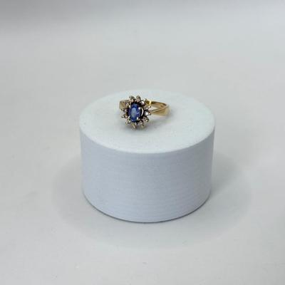 LOT 356J: Size 4.25 Vintage 14kt Gold Blue Gemstone and Diamond Ring (3.05g)