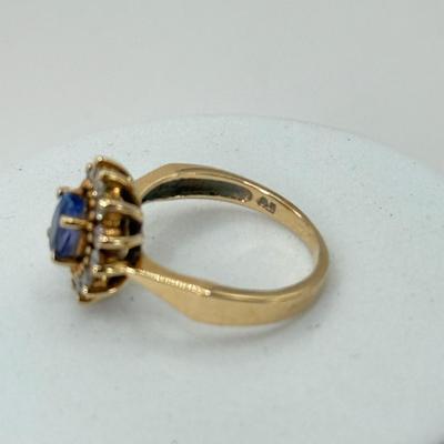 LOT 356J: Size 4.25 Vintage 14kt Gold Blue Gemstone and Diamond Ring (3.05g)