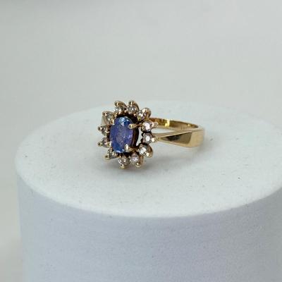 LOT 356J: Size 4.25 Vintage 14kt Gold Blue Gemstone and Diamond Ring (3.05g)