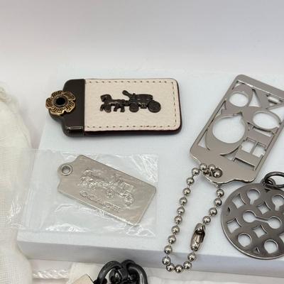 LOT 323J: Coach Cloth Bags & Keychains / Bag Tags