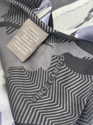 LOT 448J: Vince Camuto Fashion Scarf