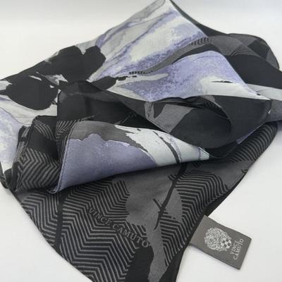 LOT 448J: Vince Camuto Fashion Scarf