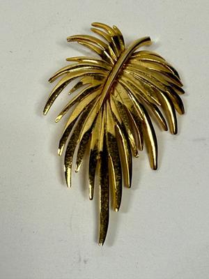 Vintage Leaf Pin Brooch Gold Tone Feather Style