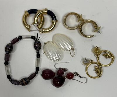 Jewelry Lot: Beaded Bracelet and 5 Pair of Pierced-Ear Earrings