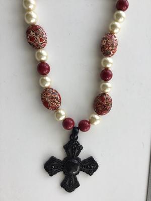 Beautiful vintage clasp beaded necklace cross with matching earrings