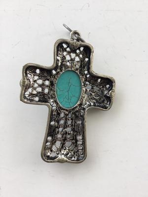 Beautiful vintage cross necklace charm