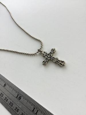 Beautiful silver tone cross necklace