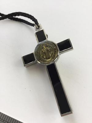 Vintage nr marked cross necklace