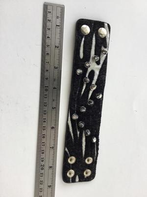 Yik fung marked zebra snap on bracelet