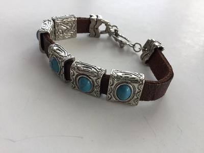 Beautiful vintage clasp leather type fashion bracelet