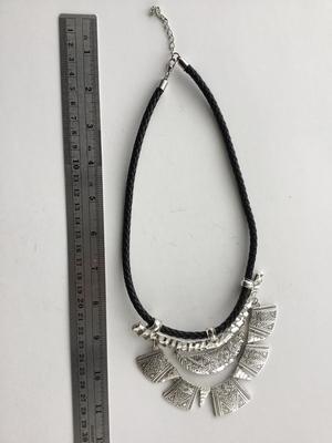 Beautiful unmarked statement necklace
