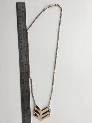 Unique clasp fashion necklace