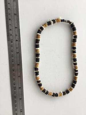 Vintage black and tan beaded necklace