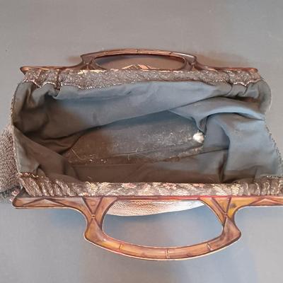 LOT 198: Vintage Sewing Handbag w/ Singer West Germany Scissors, Crochet Thread & More