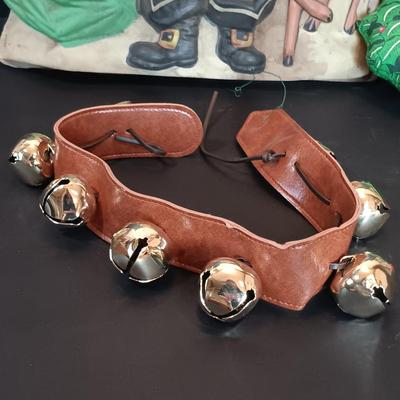 LOT 200: Vintage Santa Blow Mold, Knee Hugger, 50s Style Christmas Kittens Apron & More