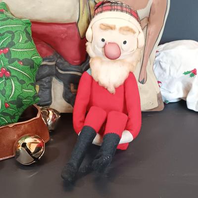 LOT 200: Vintage Santa Blow Mold, Knee Hugger, 50s Style Christmas Kittens Apron & More