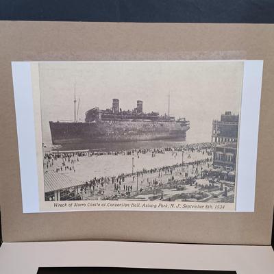 LOT 202: Chicago The Sun 1934 Newspaper with COA, Bond Executive Model Fedora & More