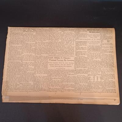 LOT 202: Chicago The Sun 1934 Newspaper with COA, Bond Executive Model Fedora & More