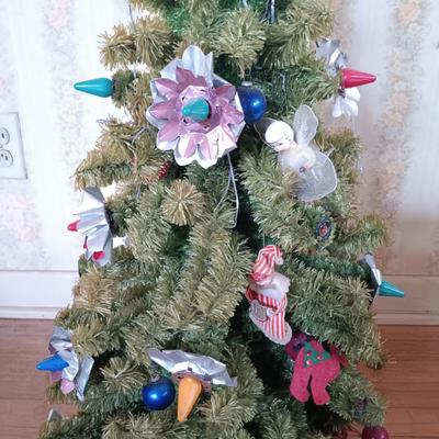 LOT 207: Vintage MCM 30" Christmas Tree with Ornaments, Plasco Plastic Mini Christmas Tree & More