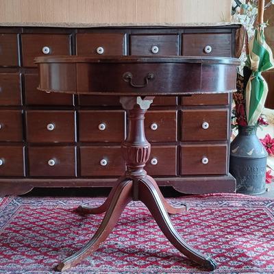 LOT 221: Mersman Federal-Style Side Table w/ Bulova Clock, Green China Moss Rose Tea Set & More