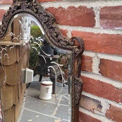 LOT 225: Antique Western Picture Frame Co. Etched Glass Mirror with Carved Wooden Frame