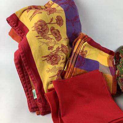 D721 Large Collection of French La Cigale Tablecloths, Placemats and more