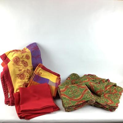 D721 Large Collection of French La Cigale Tablecloths, Placemats and more